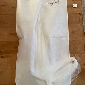 Sara Gabriel Pale Ivory Donna Veil